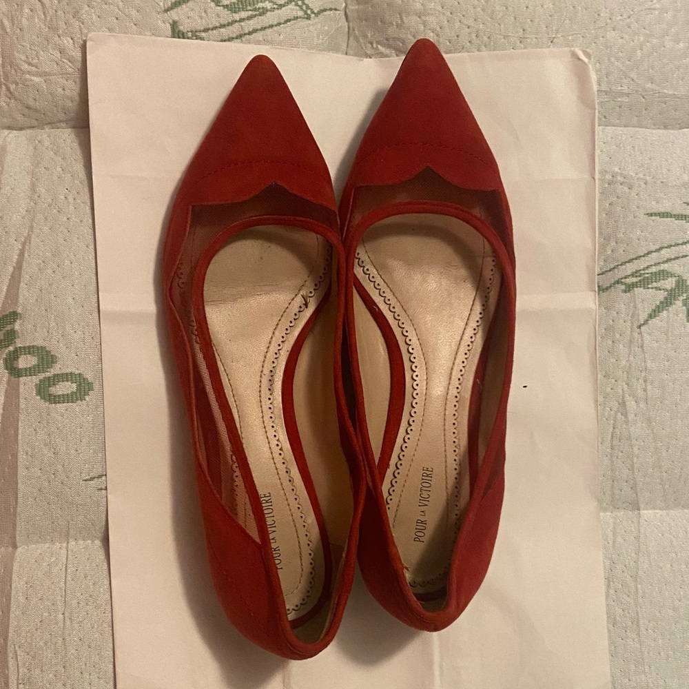 Pour La Victoire Scarlet Pointed-Toe Flats